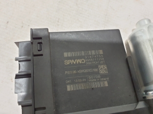 VOLVO C 40 I (2022–2026) Front door window regulator motor 31674755 - 2