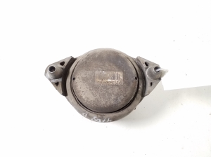 Mercedes Benz E-Class W212 (2009–2015) Motorlager A2042406117 - 3