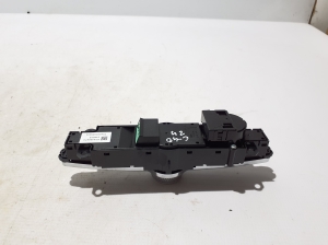 VOLVO C 40 I (2022–2026) Autoraadio lüliti 31456673 - 4