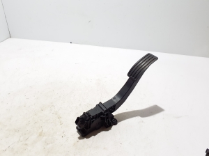 VOLVO C 40 I (2022–2026) Gaspedal 32212367