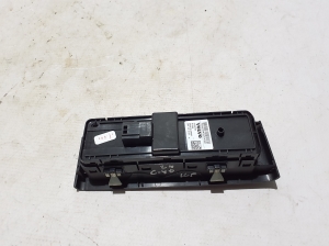 VOLVO C 40 I (2022–2026) Front door glass switch 32319765 - 3