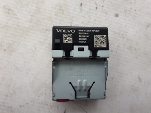 VOLVO C 40 I (2022–2026) Tālruņa lādētājs 32375814 - 2