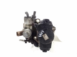 Mercedes Benz E-Class W212 (2009–2015) Fuel pump A6510702701 - 2