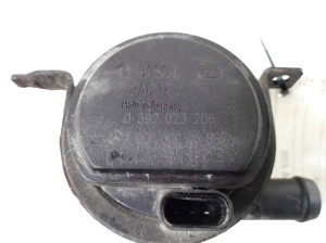 Mercedes Benz E-Class W212 (2009–2015) Auxiliary water pump A0005000686 - 2