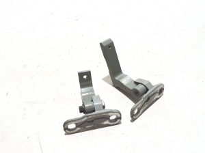   Rear side door upper hinge  - 31457095 