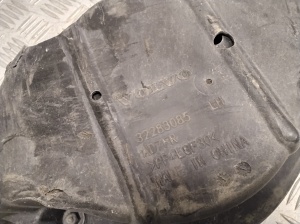 Polestar 2 II (2021–2026) Tagumine õõtshoob 32283085 - 3