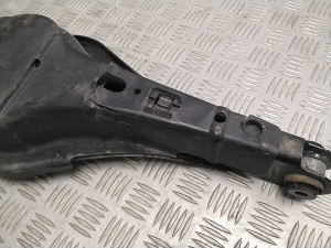 Polestar 2 II (2021–2026) Tagumine õõtshoob 32283085 - 5