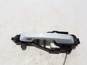 Polestar 2 II (2021–2026) Front door external opening handle and its details - 2