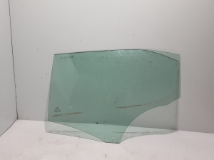   Rear side door glass  - 31688228 