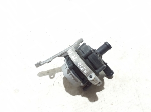 Polestar 2 II (2021–2026) Auxiliary water pump 32135207 - 3