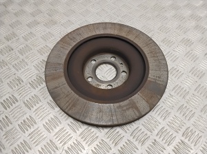 Polestar 2 II (2021–2026) Tagumine piduriketas - 3
