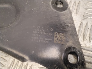 Polestar 2 II (2021–2026) Tagumine õõtshoob 32329031 - 3
