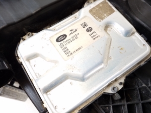 Jaguar XE (2015–2026) Esituli GX7313W030DE - 2