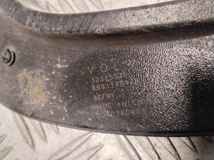 Polestar 2 II (2021–2026) Tagumine õõtshoob 32315525 - 2