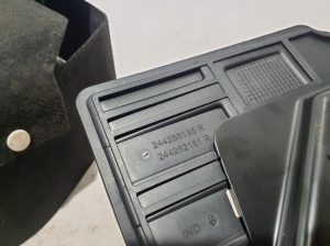 Dacia Duster P1310 (2024–2026) Batteriehalter 244286135R - 3