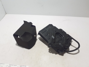 Dacia Duster P1310 (2024–2026) Batteriehalter 244286135R - 4