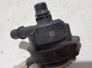 Dacia Duster P1310 (2024–2026) Auxiliary water pump 210104389R - 3