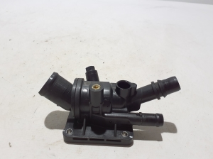 Dacia Duster P1310 (2024–2026) Termostaadi korpus 110611151R - 3