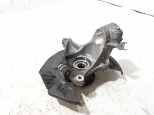 Polestar 2 II (2021–2026) Front wheel hub 31681837 - 2