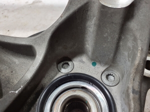 Polestar 2 II (2021–2026) Front wheel hub 31681837 - 4
