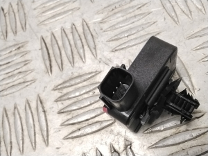 Ford Mustang Mach-E Mach-E (2020–2026) Antenas pastiprinātājs MU5T14G618AC - 3