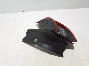 Polestar 2 II (2021–2026) Eckleuchte hinten 31108941 - 5