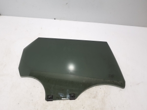 Rear side door glass - 823003888R