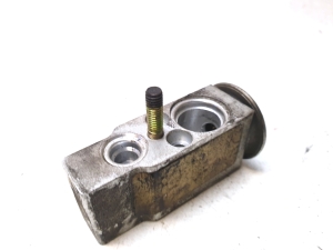 Mercedes Benz A-Class 168 (1997–2004) Klimaschlauch Ventil A1688300284 - 2