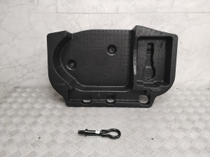   Tööriistakast pakiruumis ja selle osad  - LJ8BR310B16AB 