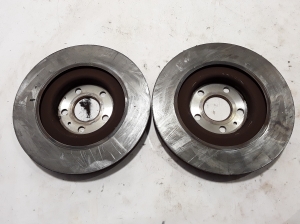 Polestar 2 II (2021–2026) Tagumine piduriketas 32329116 - 3