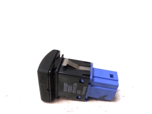 AUDI A3 8P (2003–2012) Sonstiger Schalter 9751257 - 3