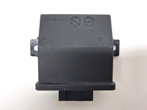 Opel Crossland X X 75 (2017–2026) Light control module 9826207680 - 3