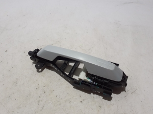 Polestar 2 II (2021–2026) Front door external opening handle and its details - 4