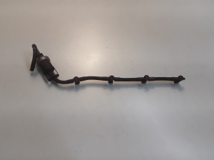 Fuel return line - 928301101