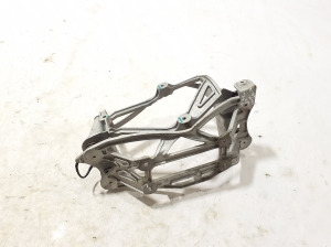 Polestar 2 II (2021–2026) Halter für Klimakompressor 32352687 - 3