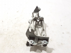Polestar 2 II (2021–2026) Halter für Klimakompressor 32352687 - 4