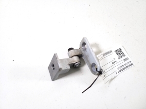   Front door lower hinge  - 7333060 