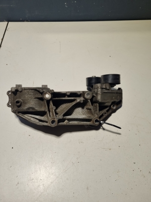 Opel Movano B (2010–2022) Lichtmaschinenhalter 117103703R - 2