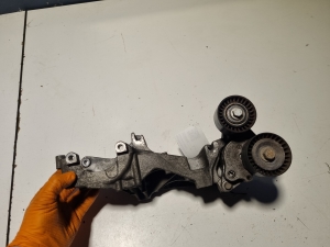 Opel Movano B (2010–2022) Lichtmaschinenhalter 117103703R - 4