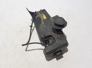 Dacia Duster P1310 (2024–2026) Front washer fluid reservoir 289105888R - 4