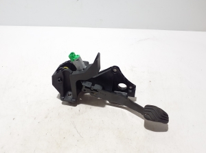 Dacia Duster P1310 (2024–2026) Piduripedaal 465014548R - 3