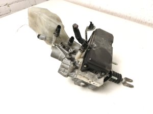 TOYOTA Prius W50 (2015–2020) Brake master cylinder 4721047100 - 7