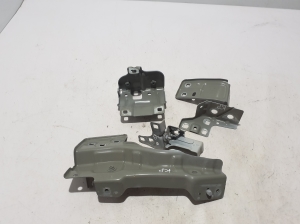  Front fender bracket  - 638E92393R 