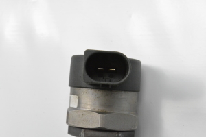  High pressure fuel line sensor 