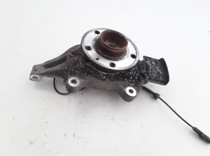 RENAULT Laguna III (2007–2015) Front wheel hub 400150006R - 2