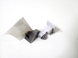   Rear side door upper hinge  - 7495992 