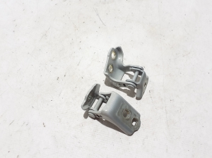   Rear side door upper hinge  - 804003380R 
