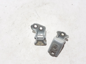   Rear side door upper hinge  - 804000464R 