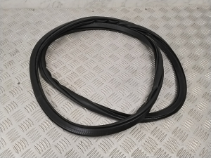   Tagumise küljeukse tihend uksel  - 31662570 