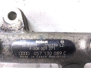 AUDI A8 D3 (2002–2010) Common Rail Kraftstoffleitung 057130089C - 4